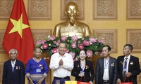 Phó Thủ tướng Thường trực Trương Hòa Bình tiếp Đoàn đại biểu người có công với cách mạng tỉnh Kon Tum
