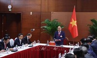 Thủ tướng Nguyễn Xuân Phúc đề nghị các ngành, địa phương chống dịch kịp thời, hiệu quả