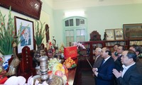Thủ tướng Nguyễn Xuân Phúc dâng hương tưởng nhớ các lãnh đạo Đảng, Nhà nước