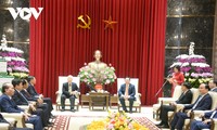 Tổng Bí thư, Chủ tịch nước chúc Tết Đảng bộ, chính quyền và nhân dân Thủ đô Hà Nội