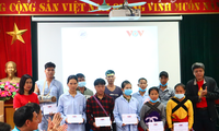 Cán bộ, đảng viên VOV thăm và tặng quà chiến sĩ biên phòng, bệnh nhân nghèo thuộc tỉnh Lào Cai