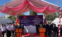 Campuchia trao tặng Việt Nam 200.000 liều vaccine ngừa COVID-19