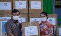Bộ GD&ĐT Việt Nam trao tặng sách, thiết bị dạy học cho Trường song ngữ Nguyễn Du