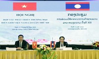 Việt Nam - Lào tăng cường hợp tác phát triển thương mại biên giới 