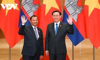 Chủ tịch QH Vương Đình Huệ hội đàm với Chủ tịch Thượng viện Vương quốc Campuchia