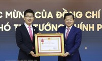 Trao Huân chương Lao động Hạng Ba cho Công ty Trách nhiệm hữu hạn điện tử Samsung Việt Nam Thái Nguyên