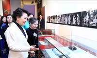 Hai Phu nhân Tổng Bí thư Việt Nam, Trung Quốc thăm Bảo tàng phụ nữ Việt Nam