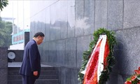 Tổng Bí thư, Chủ tịch Trung Quốc Tập Cận Bình tới đặt vòng hoa và vào Lăng viếng Chủ tịch Hồ Chí Minh