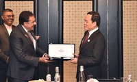 Phó Thủ tướng Trần Lưu Quang tiếp ông Saurin Shah - Lãnh sự danh dự Việt Nam tại bang Gujarat, Ấn Độ