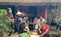 Các đại sứ, cơ quan ngoại giao, tổ chức quốc tế trải nghiệm “Tết làng Việt” 2024 tại Làng cổ Đường Lâm, Hà Nội