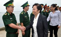 Phó Chủ tịch nước Nguyễn Thị Doan thăm huyện đảo Cô Tô