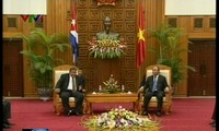 Phó Thủ tướng Nguyễn Xuân Phúc tiếp Phó Chủ tịch Hội đồng Bộ trưởng Cuba