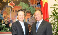 Nguyên Bộ trưởng Điều phối chính sách Hàn Quốc thăm Việt Nam