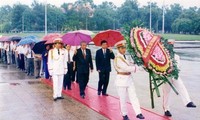 Hơn 74.000 lượt người vào Lăng viếng Chủ tịch Hồ Chí Minh dịp lễ 30/4 và 1/5