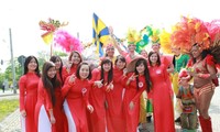 Lễ hội Mẹ trái đất tại Drseden:Chúng tôi là người Việt Nam!