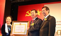  Tập đoàn Kinh Đô vinh dự đón nhận Huân chương lao động hạng hai