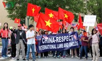 Cộng đồng người Việt Nam ở nước ngoài tiếp tục phản đối Trung Quốc hạt đặt giàn khoan trái phép