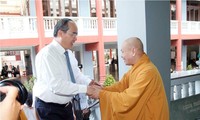 Chủ tịch UBTW Mặt trận Tổ quốc Việt Nam Nguyễn Thiện Nhân thăm và chúc mừng Giáo hội Phật giáo 