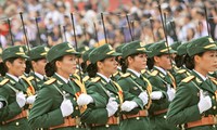 Chủ tịch nước Trương Tấn Sang gặp mặt các tấm gương điển hình tiên tiến xuất sắc của phụ nữ Quân đội