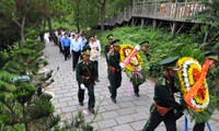 Chủ tịch UBTW Mặt trận Tổ quốc Việt Nam dâng hương tưởng nhớ Đại tướng Võ Nguyên Giáp