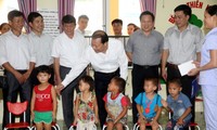 Phó Thủ tướng Vũ Văn Ninh thị sát việc xây dựng nông thôn mới ở tỉnh Lạng Sơn