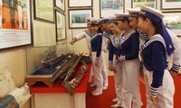 Triển lãm “Hoàng Sa, Trường Sa của Việt Nam - Những bằng chứng lịch sử và pháp lý” tại Hậu Giang 