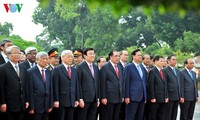 Lãnh đạo Đảng, Nhà nước viếng Chủ tịch Hồ Chí Minh và tưởng niệm các Anh hùng liệt sỹ 