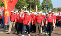 Hơn 2.000 người đi bộ đồng hành “Chung sức vì nhân đạo” 