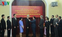 Trao Kỷ niệm chương "Vì hòa bình, hữu nghị giữa các dân tộc" cho Đại sứ Thái Lan 