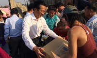 Hỗ trợ các gia đình Việt kiều tại Campuchia gặp hỏa hoạn