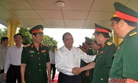 Thủ tướng Nguyễn Xuân Phúc dâng hương tưởng nhớ Chủ tịch Hồ Chí Minh, thăm, làm việc với Quân khu 4