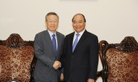 Thủ tướng Nguyễn Xuân Phúc tiếp Nguyên Bộ trưởng điều phối chính sách Văn phòng Thủ tướng Hàn Quốc