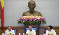 Thủ tướng Nguyễn Xuân Phúc: TP HCM và HN phấn đấu vượt thu 10.000 tỷ