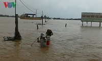 Thủ tướng Nguyễn Xuân Phúc yêu cầu khắc phục mưa lũ tại miền Trung và ứng phó khẩn cấp bão số 7