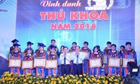 Vinh danh 83 thủ khoa các trường đại học, cao đẳng tại Thành phố Hồ Chí Minh 