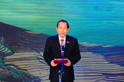 Phó Thủ tướng Trương Hòa Bình dự lễ tuyên dương học sinh dân tộc thiểu số xuất sắc 2016