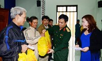 Bộ Quốc phòng trao 600 suất quà cho các gia đình chính sách, hộ nghèo tại tỉnh Quảng Nam