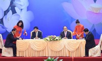 Tiếp tục cam kết triển khai hiệu quả các thỏa thuận cấp cao Việt Nam - Lào 