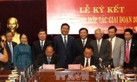 Hội đồng Lý luận Trung ương và Thành ủy Thành phố Hồ Chí Minh ký chương trình hợp tác 