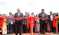 Khánh thành cầu nối tỉnh An Giang (Việt Nam) với tỉnh Kandal  (Campuchia)