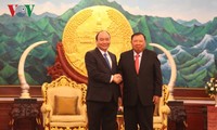 Thủ tướng Nguyễn Xuân Phúc gặp gỡ các Lãnh đạo Đảng, Nhà nước Lào