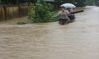 การช่วยเหลือผู้ประสบภัยน้ำท่วมภาคกลางตอนบนของเวียดนาม