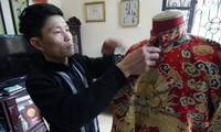 หวู วัน หย่อย – ช่างศิลป์ผู้เสกตช์เสื้อครุยในราชสำนักมือหนึ่งของเวียดนาม
