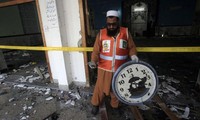 At least 19 killed in attack on Shi'ite mosque in Pakistan