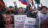 Tens of thousands of Russians join Moscow 'Anti-Maidan' protest 