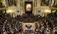Spain dissolves parliament 