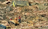 Search resumes at Brazil mine disaster site