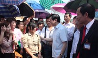 ประธานแห่งรัฐTrương Tấn Sang แลกเปลี่ยนข้อราชการในจังหวัดSơn La