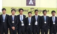 นักเรียนเวียดนามได้รับรางวัลในการแข่งขันฟิสิกโอลิมปิกเอเชียปี๒๐๑๒