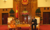 รองนายกรัฐมนตรี Nguyễn Xuân Phúc ให้การต้อนรับคณะผู้แทนพุทธศาสนากัมพูชา